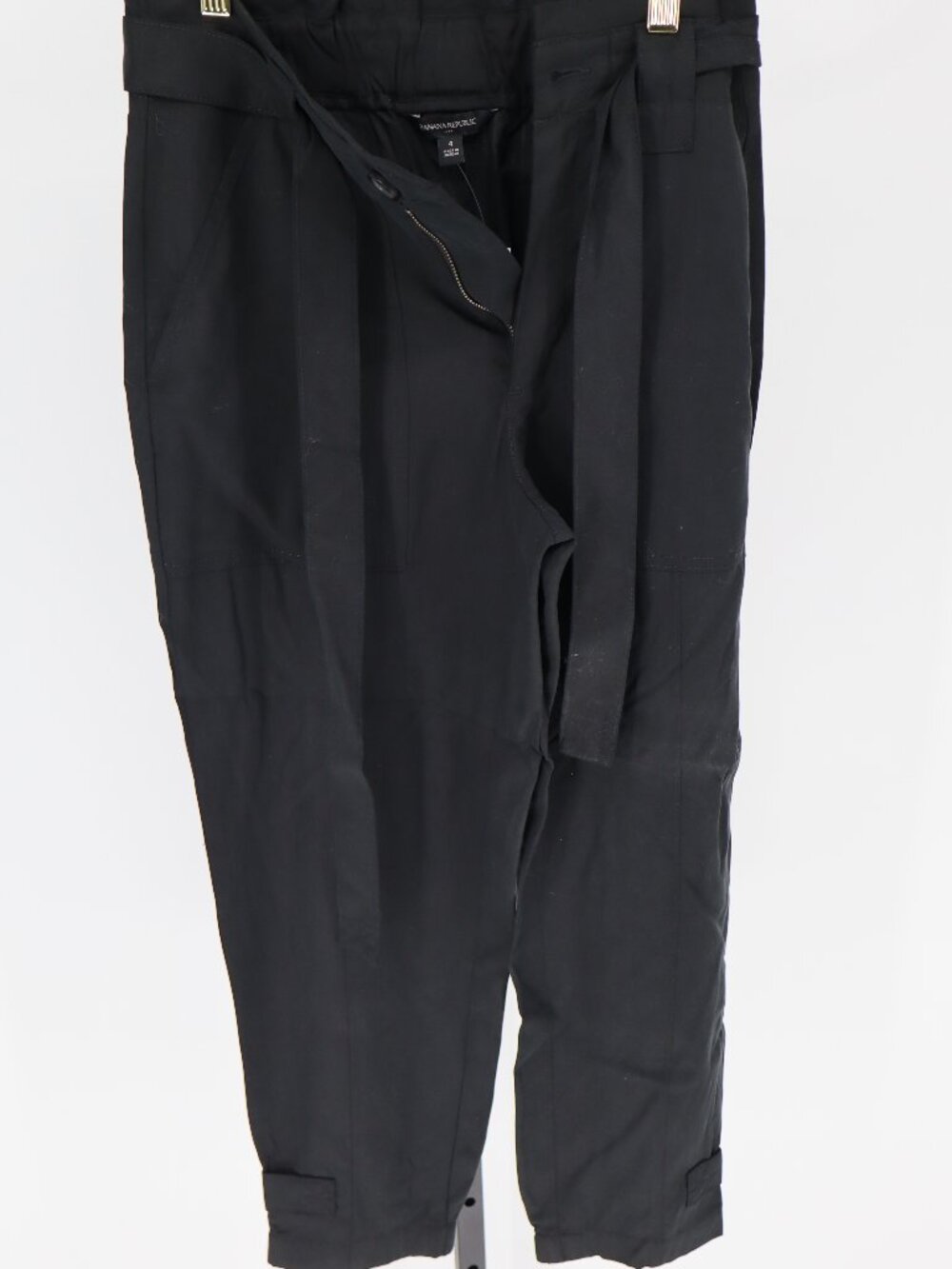 Banana Republic, belted tapered ankle style dress pants  NWT size 4